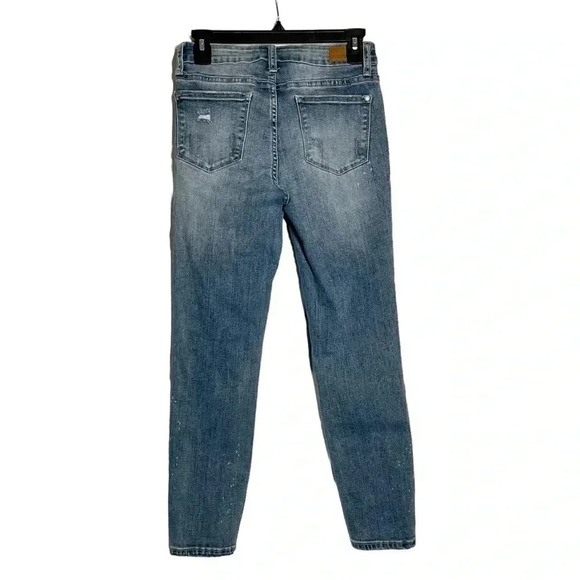 Judy Blue Relaxed Fit Distressed Jeans Mid Rise Med Blue Wash Denim Women Sz 28 - Picture 2 of 10